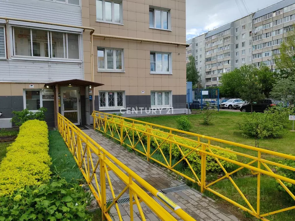 Помещение свободного назначения в Тверская область, Тверь Октябрьский ... - Фото 0
