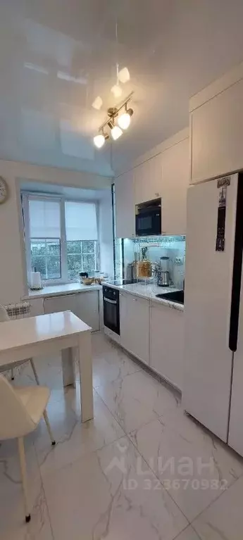 3-к кв. Тюменская область, Тюмень ул. Республики, 94 (54.6 м) - Фото 1