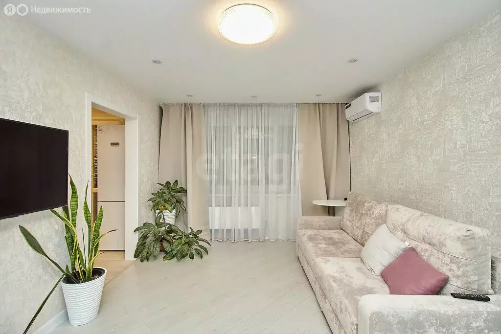 2-комнатная квартира: Тюмень, улица Федюнинского, 56 (53 м) - Фото 0