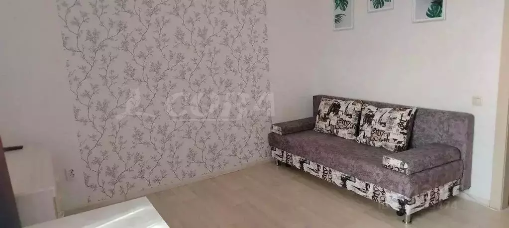 Студия Тюменская область, Тюмень ул. Фармана Салманова, 4 (30.0 м) - Фото 1