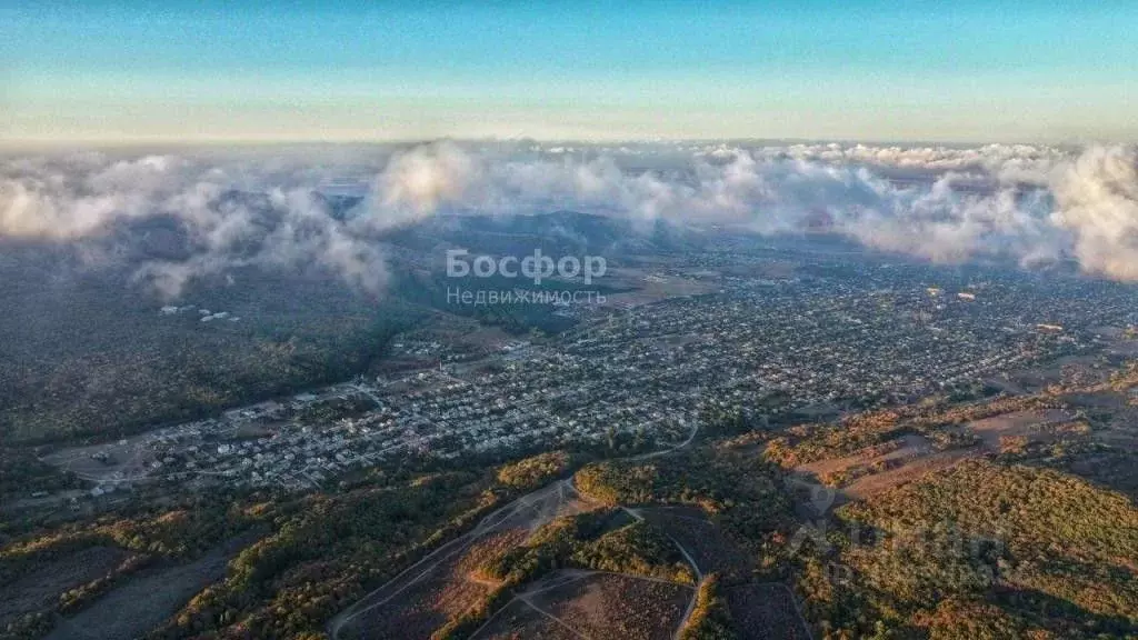 Участок в Крым, Кировский район, Первомайское с/пос, с. Изюмовка ул. ... - Фото 0