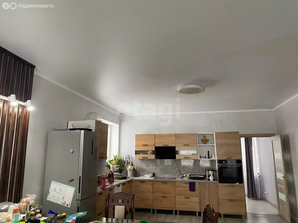 Дом в село Уват, квартал Правый Берег, Речная улица (219.8 м) - Фото 1