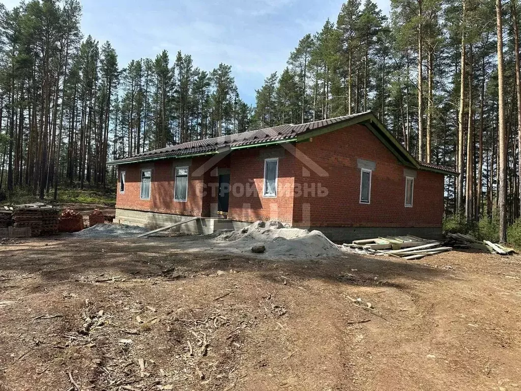 Дом в Свердловская область, Сысертский муниципальный округ, пос. ... - Фото 1
