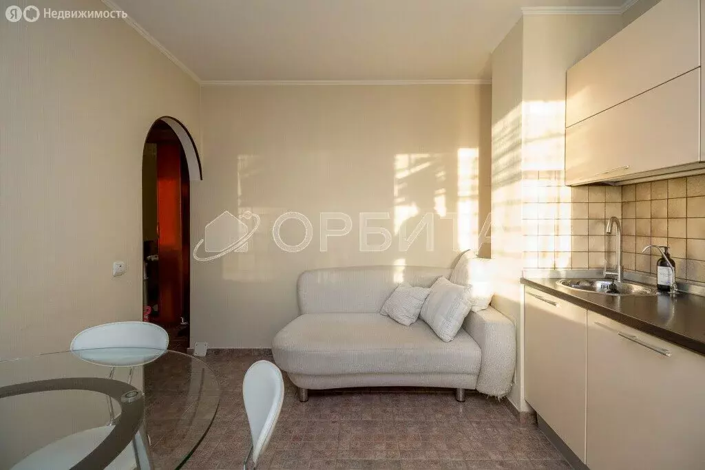 3-комнатная квартира: Тюмень, улица Свободы, 84 (65 м) - Фото 1