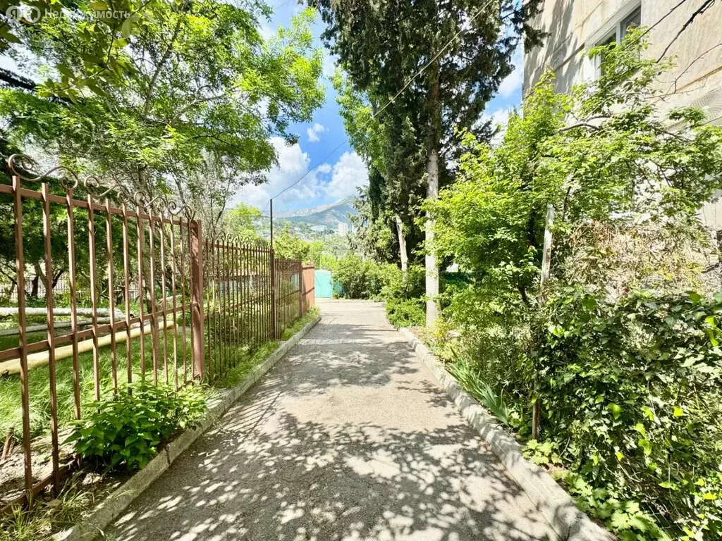 2-комнатная квартира: Ялта, улица Дзержинского, 7 (43.5 м) - Фото 0