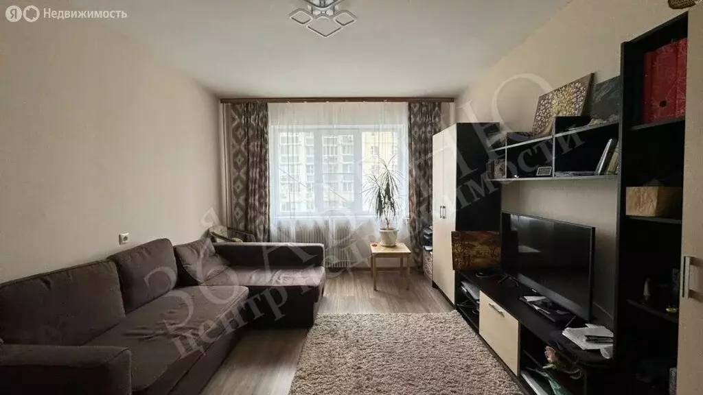 3-комнатная квартира: Воронеж, улица Владимира Невского, 81 (70 м) - Фото 0