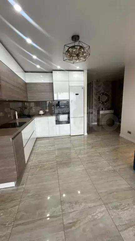 3-к. квартира, 90 м, 8/25 эт. - Фото 0