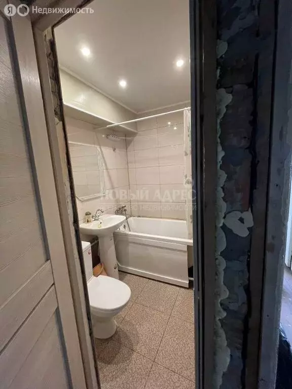2-комнатная квартира: Калуга, улица Никитина, 65 (42.9 м) - Фото 0