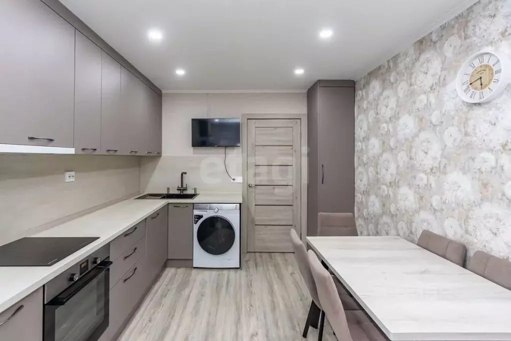 3-к кв. Тюменская область, Тюмень Ставропольская ул., 13 (67.0 м) - Фото 1