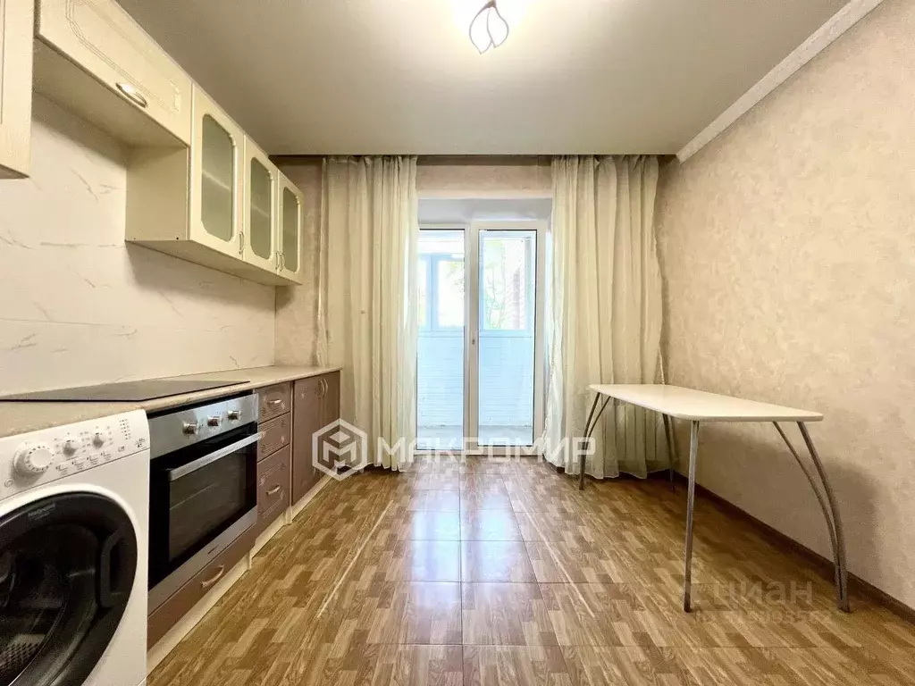 1-к кв. Брянская область, Брянск ул. Клары Цеткин, 10Б (40.2 м) - Фото 1