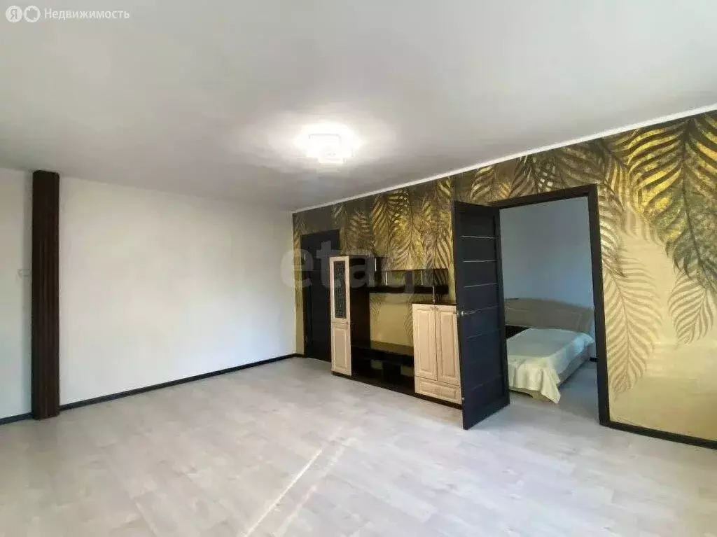 3-комнатная квартира: Киров, микрорайон Лянгасово, Октябрьская улица, ... - Фото 2