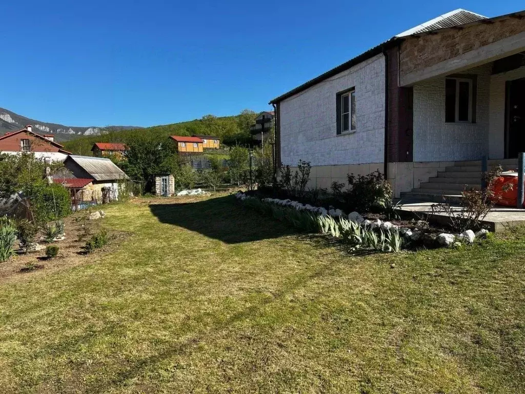 Дом в Крым, Бахчисарайский район, Голубинское с/пос, с. Соколиное ул. ... - Фото 2