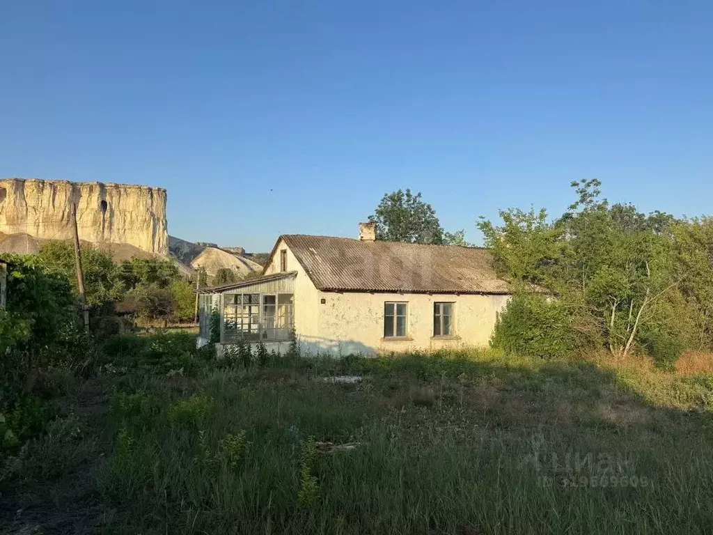Дом в Крым, Белогорский район, Вишенское с/пос, с. Белая Скала ул. ... - Фото 1