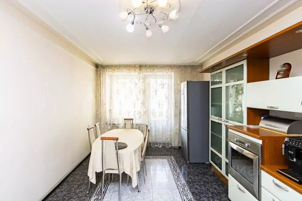 3-к кв. Тюменская область, Тюмень ул. 8 Марта, 2 (102.0 м) - Фото 1