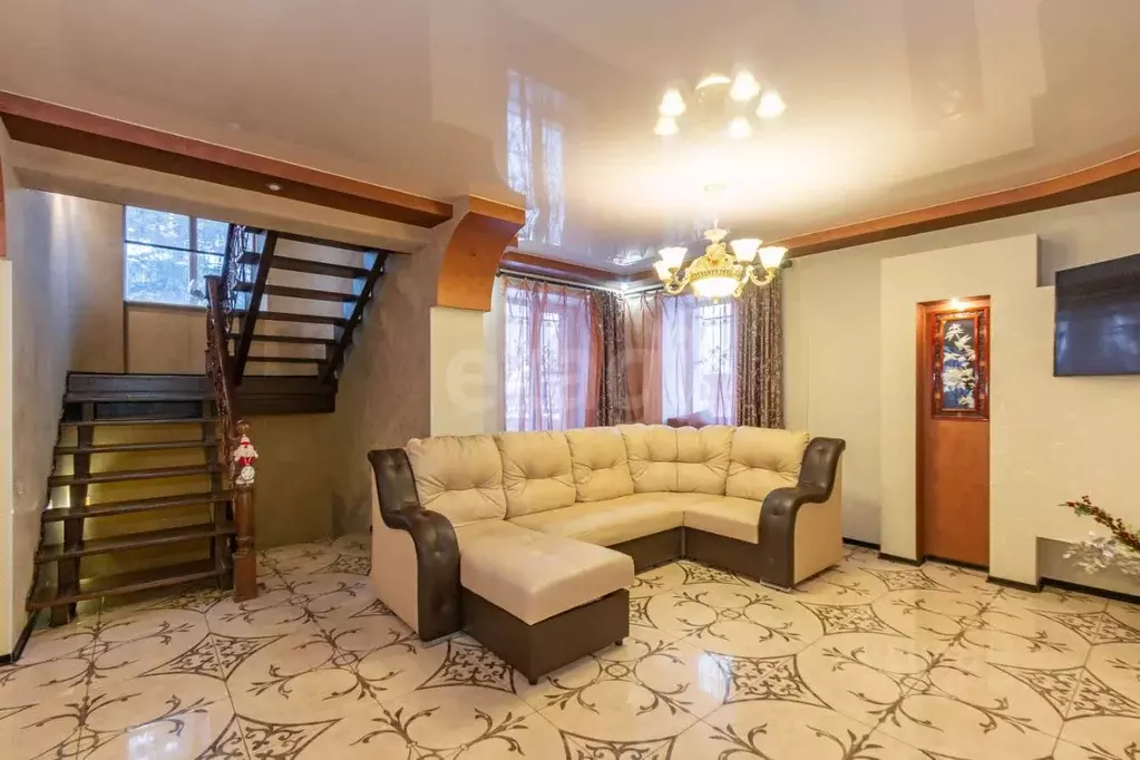 Дом в Омская область, Омск ул. 3-я Ледорезная, 5 (342 м) - Фото 1