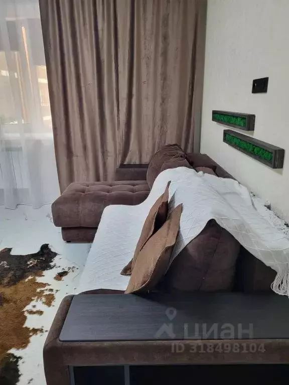 2-к кв. Хакасия, Абакан ул. Ленинского Комсомола, 75 (70.0 м) - Фото 0