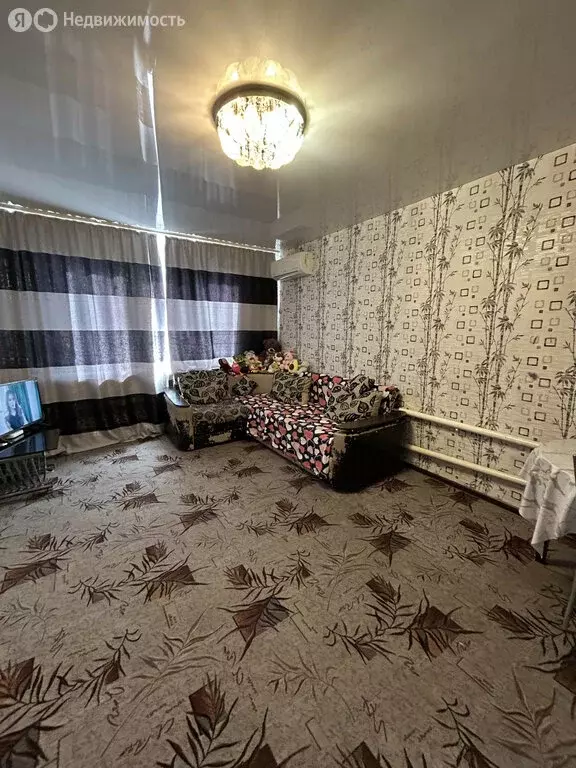 2-комнатная квартира: Трусово, Шоссейная улица, 6 (50 м) - Фото 0