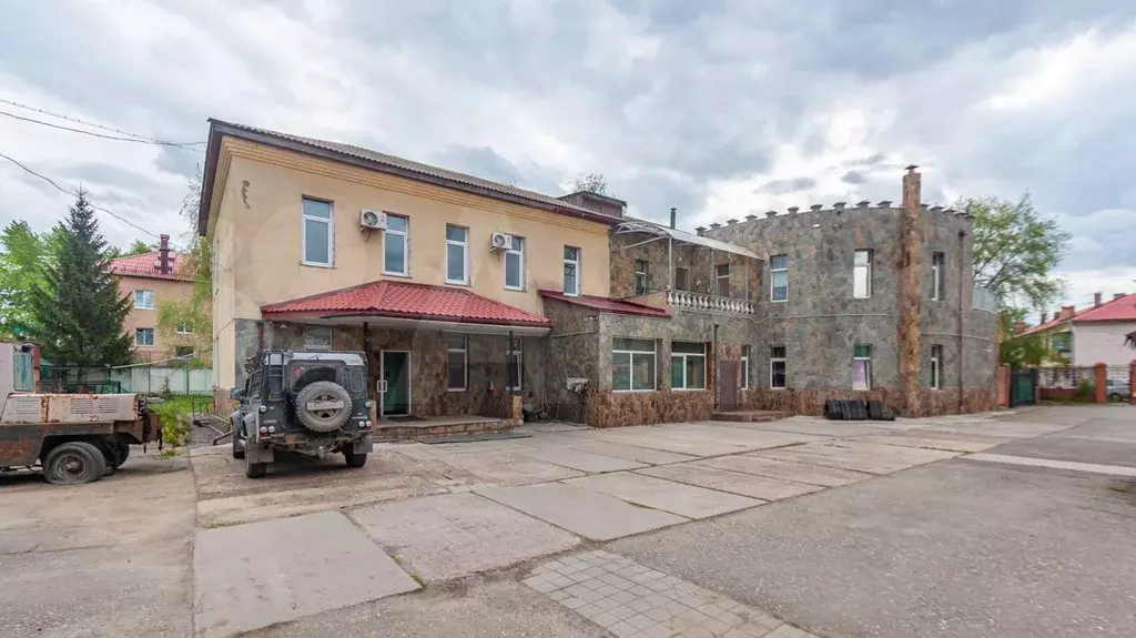Дом 673,6 м на участке 28,3 сот. - Фото 1
