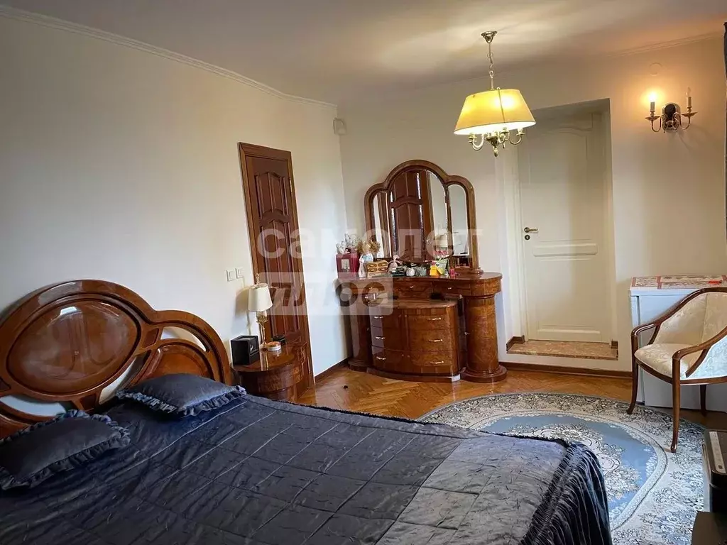 4-к кв. Ханты-Мансийский АО, Нижневартовск ул. 60 лет Октября, 3 ... - Фото 0