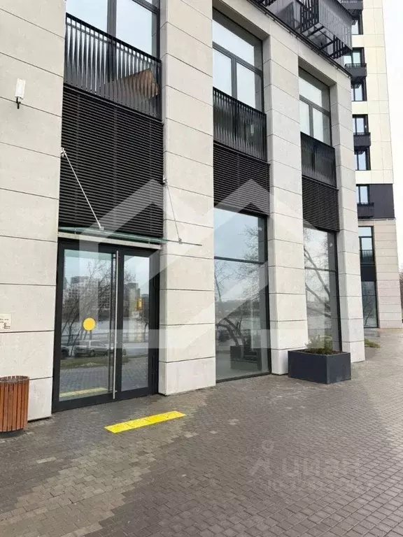 Торговая площадь в Москва Нагатинская наб., 10А (80 м) - Фото 1