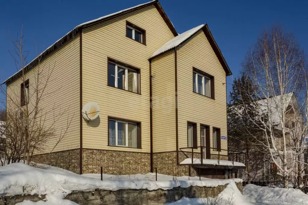 Дом в Кемеровская область, Новокузнецк Светлая ул., 8 (247 м) - Фото 0