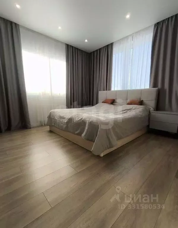 3-к кв. Санкт-Петербург пос. Парголово, ул. Новокузнецкая, 8 (70.0 м) - Фото 1