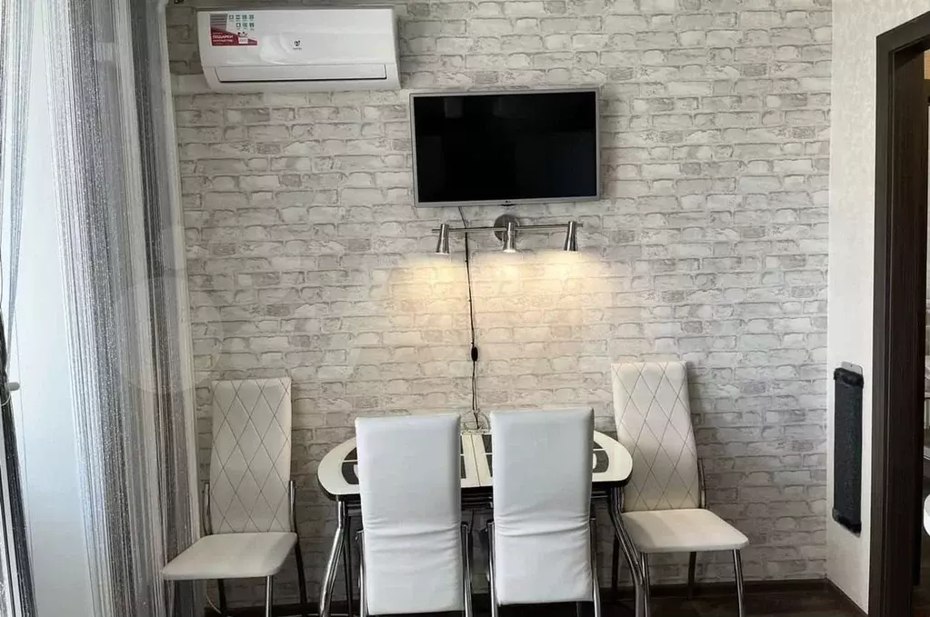 1-к. квартира, 40 м, 7/10 эт. - Фото 1