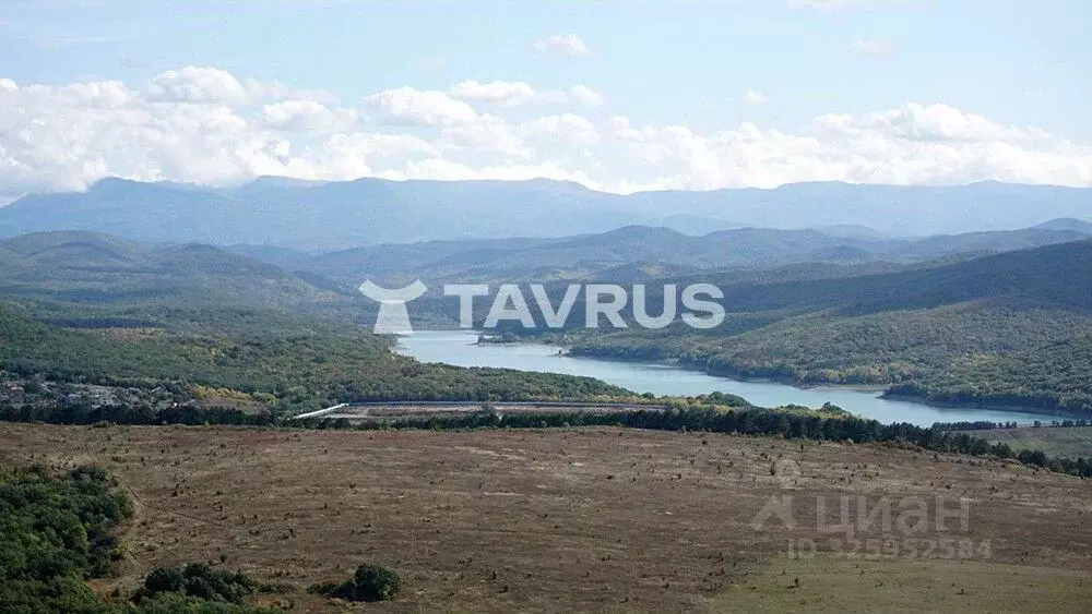 Участок в Крым, Симферопольский район, Перовское с/пос, с. ... - Фото 1