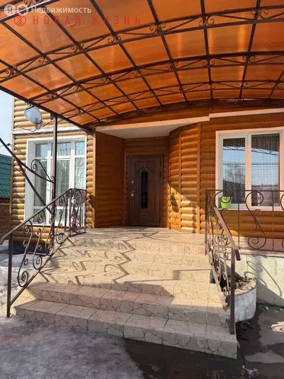 Дом в посёлок городского типа Смышляевка, улица Чапаева, 52 (251 м) - Фото 1