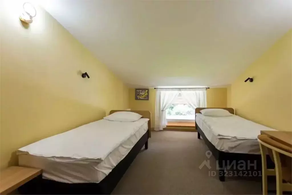 Комната Тюменская область, Тобольск Алемасовская ул., 2А - Фото 1