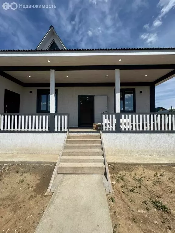 Дом в село Максимовщина, Степная улица, 14 (170 м) - Фото 1