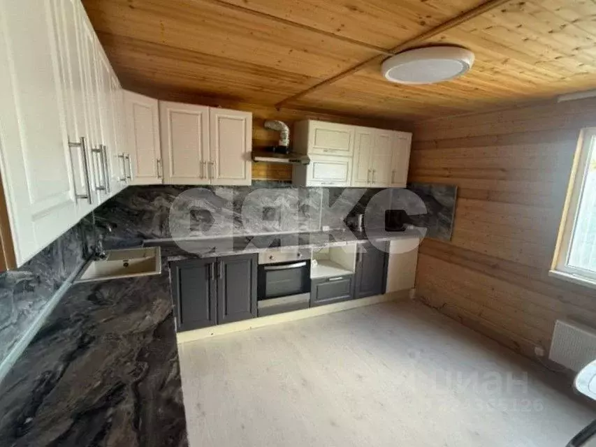 Дом в Волгоградская область, Волгоград ул. Джамбула Джабаева (103 м) - Фото 1