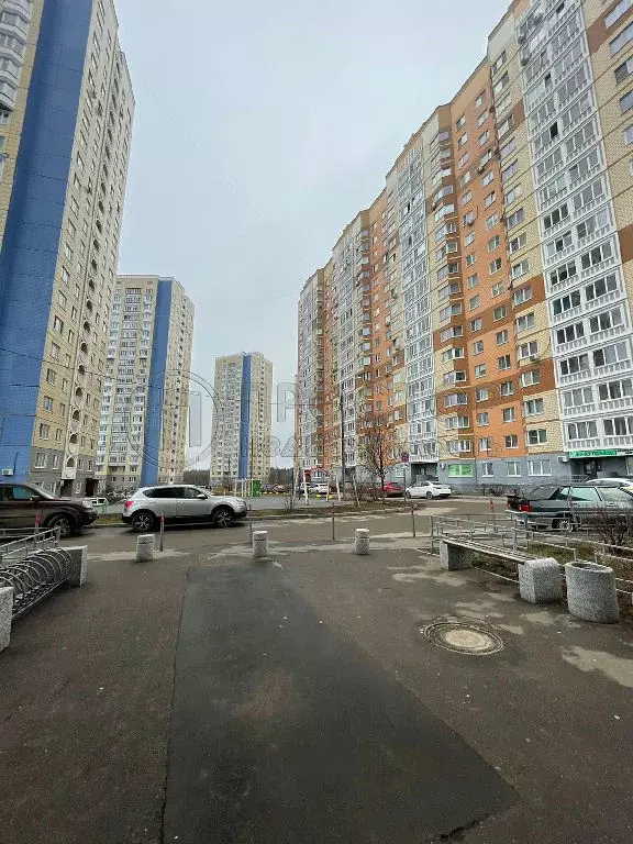 Продается 3-комнатная квартира - Фото 1