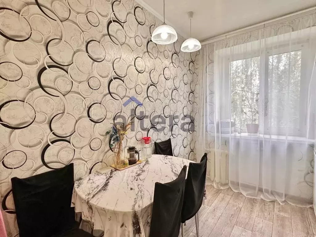 3-к кв. Самарская область, Кинель Украинская ул., 30 (60.4 м) - Фото 0
