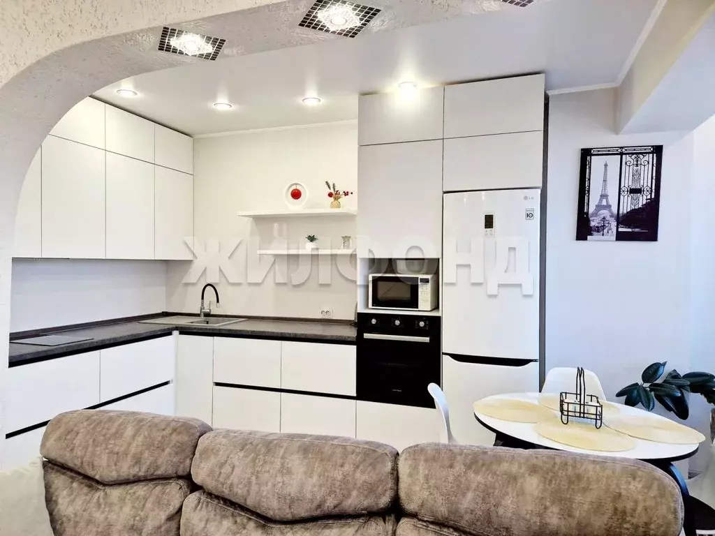 Студия Хакасия, Абакан ул. Чертыгашева, 166 (36.7 м) - Фото 1