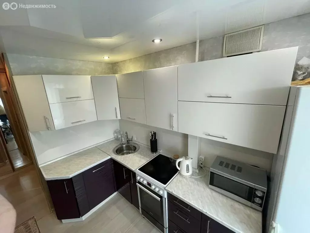 3-комнатная квартира: Комсомольск-на-Амуре, улица Пирогова, 23 (53 м) - Фото 1
