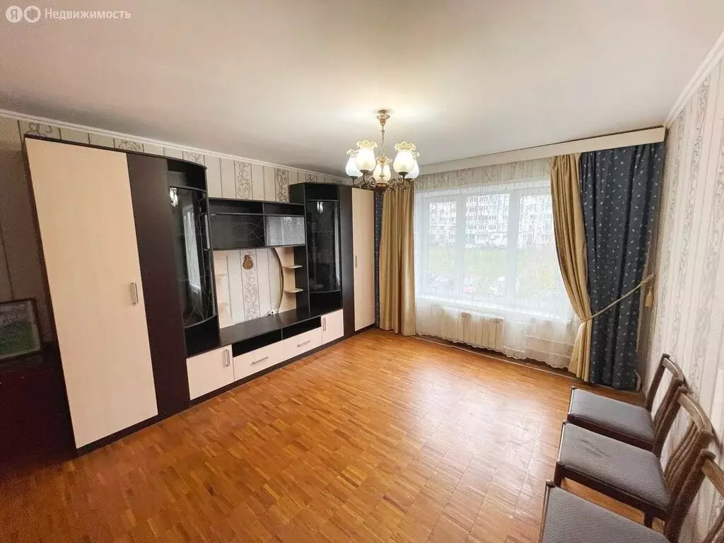 3-комнатная квартира: посёлок городского типа Ржавки, 17 (60.2 м) - Фото 1