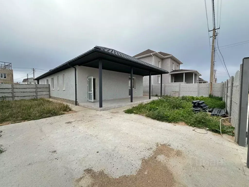 Дом в Крым, Сакский район, с. Уютное ул. Приморская, 8А (105 м) - Фото 1