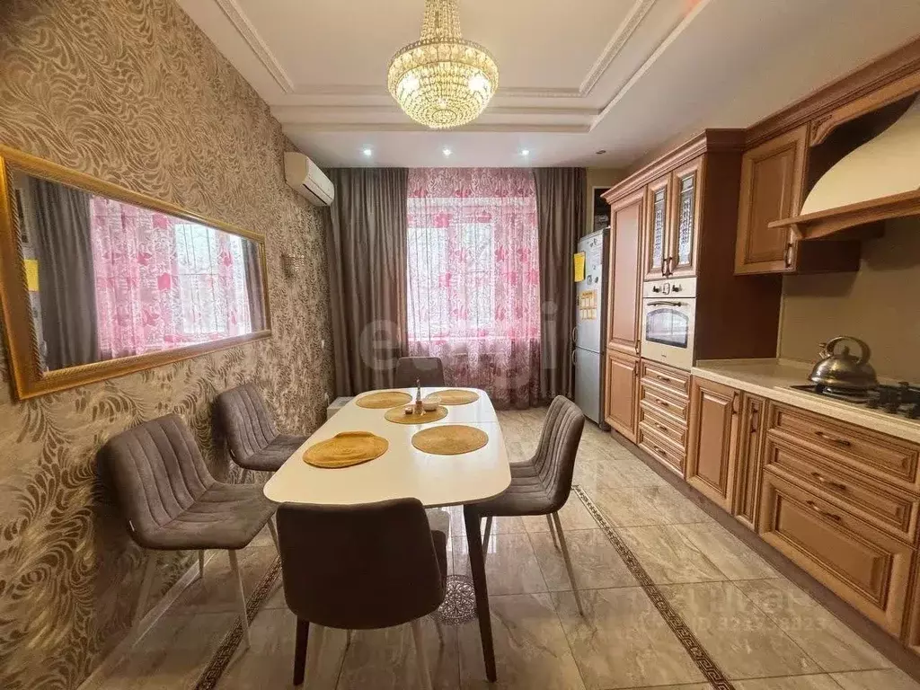 2-к кв. Калмыкия, Элиста ул. А.С. Пушкина, 3Ак1 (100.0 м) - Фото 1