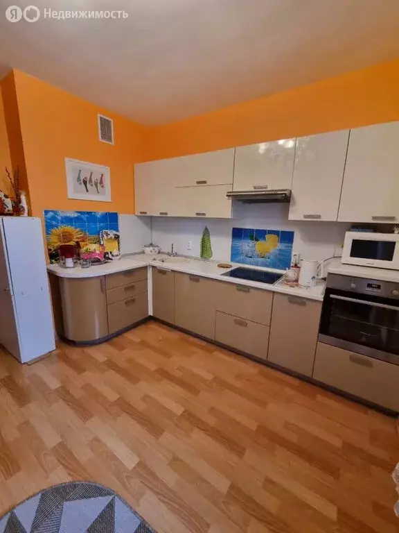 2-комнатная квартира: Екатеринбург, улица Краснолесья, 161 (60.83 м) - Фото 1