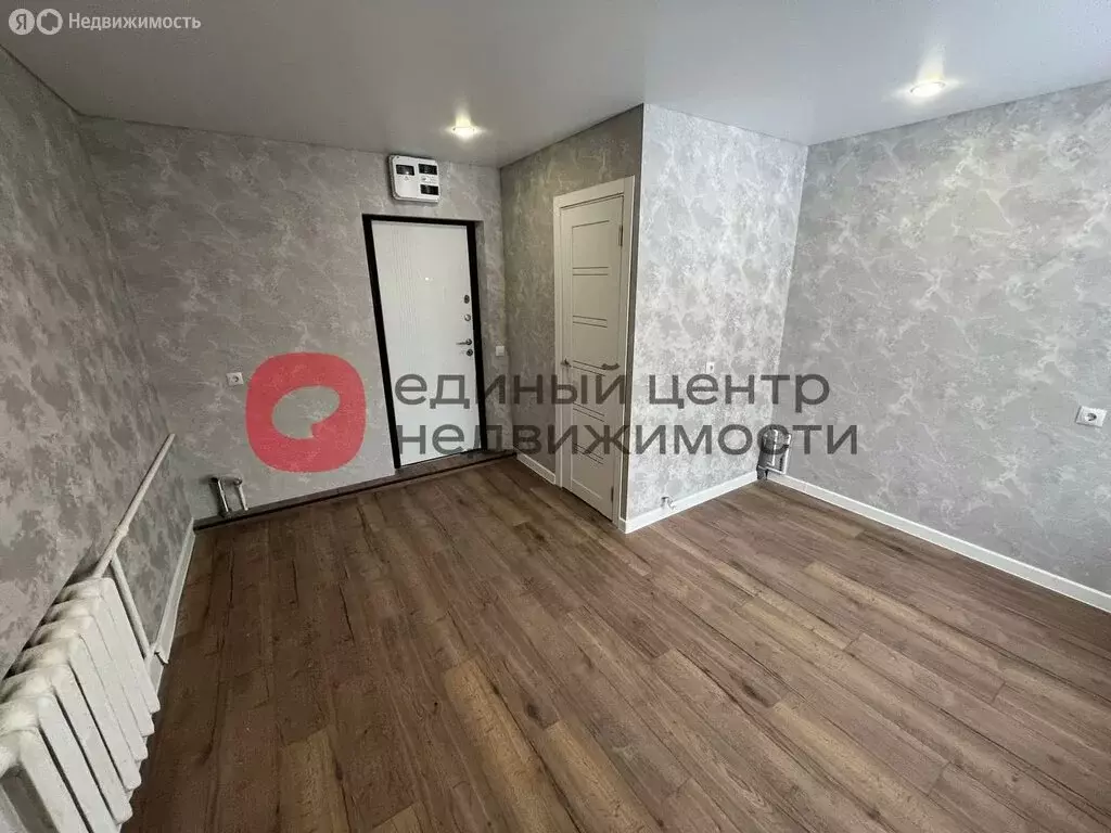 Квартира-студия: Тюмень, улица Энергетиков, 44А (17 м) - Фото 1