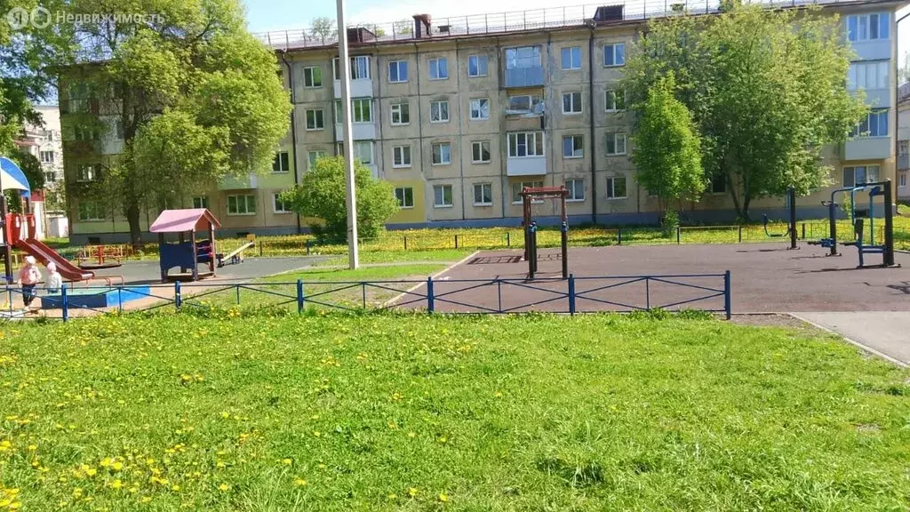 3-комнатная квартира: Уфа, проспект Октября (55 м) - Фото 0