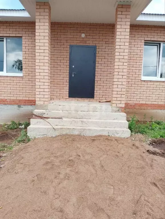 Дом в Башкортостан, Иглинский район, Акбердинский сельсовет, с. ... - Фото 0