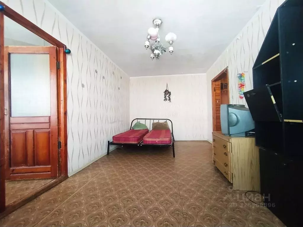 3-к кв. Омская область, Омск Заозерный мкр, ул. Коммунальная, 5 (54.0 ... - Фото 0