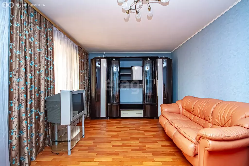 3-комнатная квартира: Новосибирск, Серебренниковская улица, 2/2 (77 м) - Фото 0