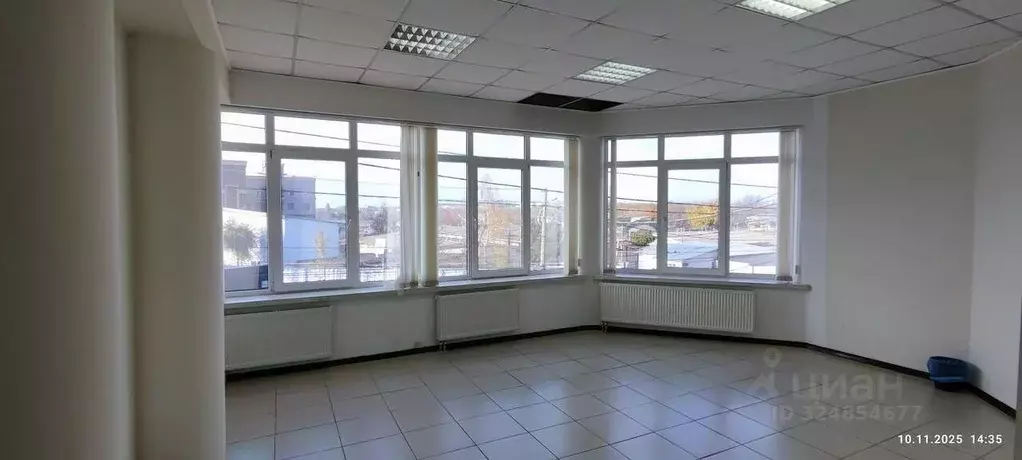 Офис в Крым, Симферополь ул. Аэрофлотская, 12 (39 м) - Фото 1