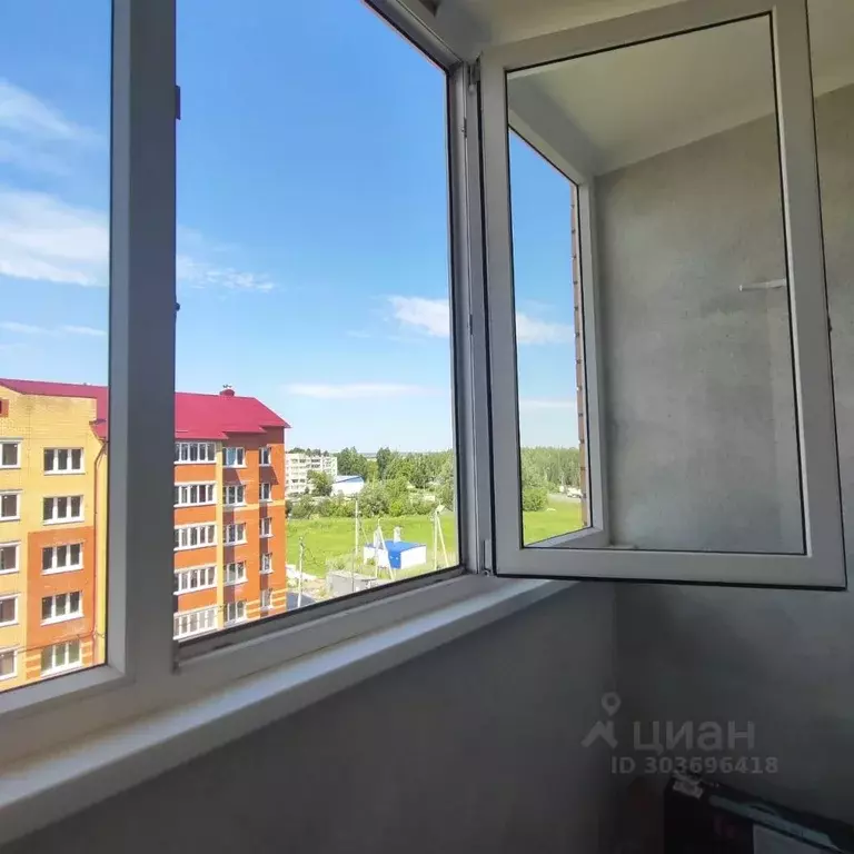 3-к кв. Чувашия, Цивильск Цивильский район, ул. Гагарина (56.9 м) - Фото 1