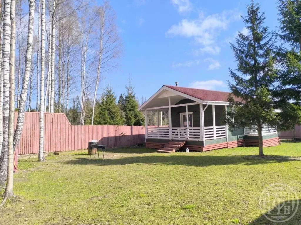 Дом в Ленинградская область, Выборгский район, Рощинское городское ... - Фото 1
