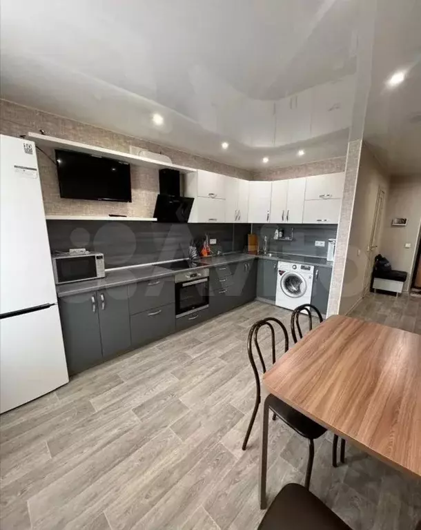 1-к. квартира, 40 м, 4/10 эт. - Фото 1