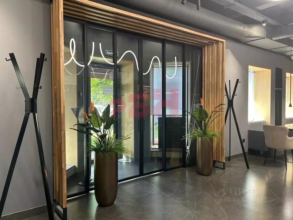 Торговая площадь в Тюменская область, Тюмень ул. Республики, 141 (220 ... - Фото 0